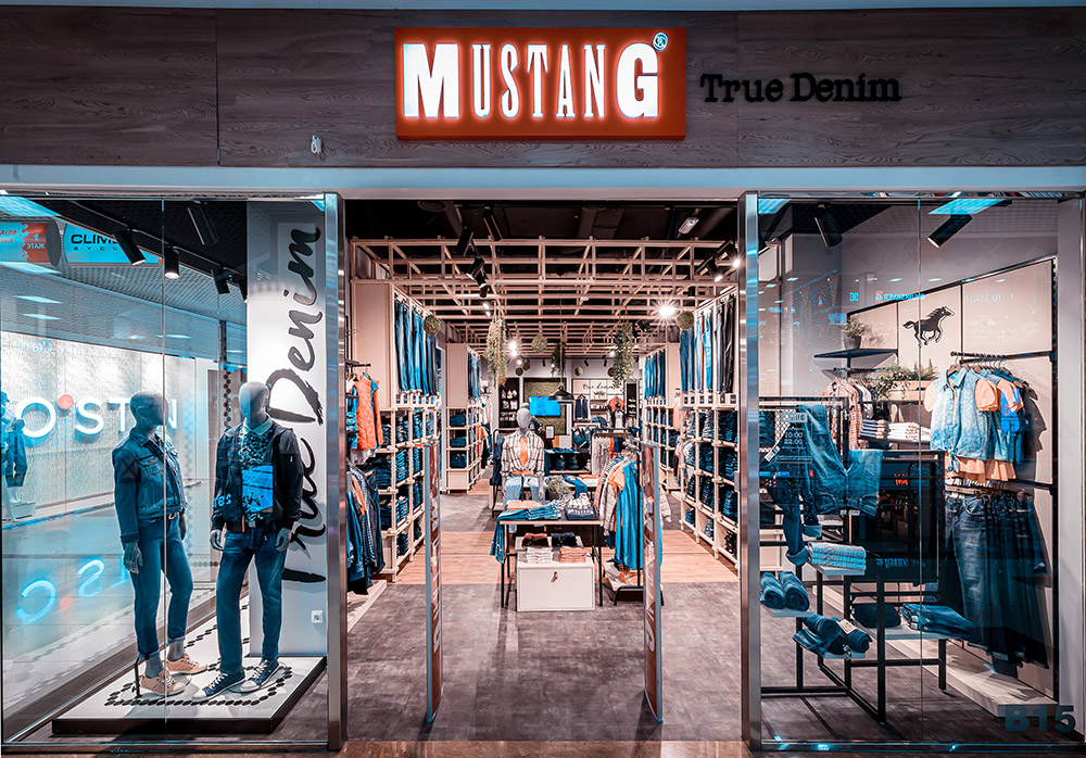 Mustang - МЦ Красная Площадь, Краснодар