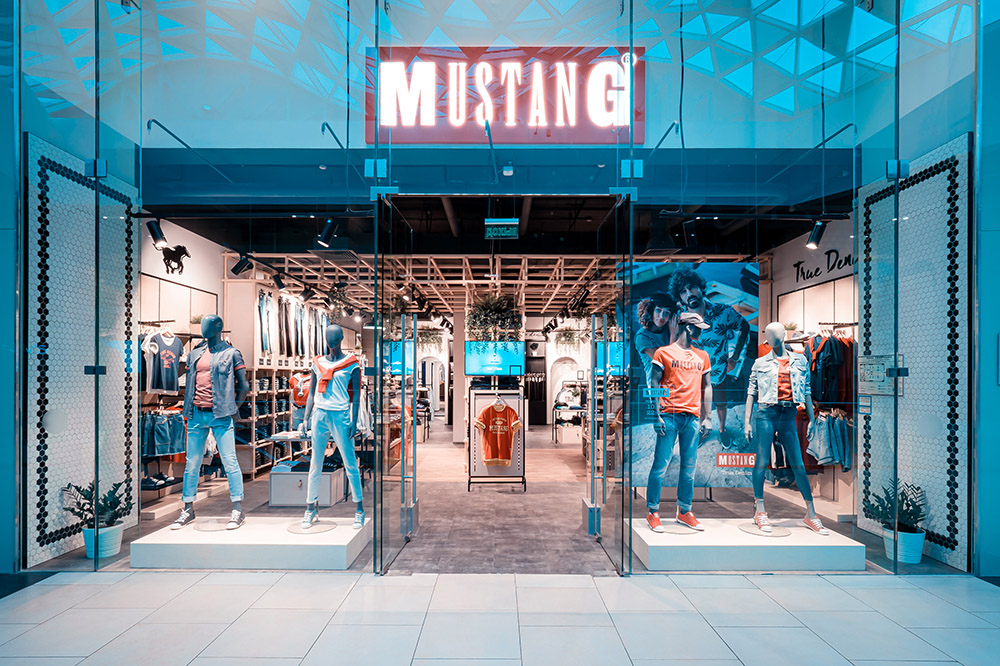 Mustang - ТРЦ МореМолл, Сочи