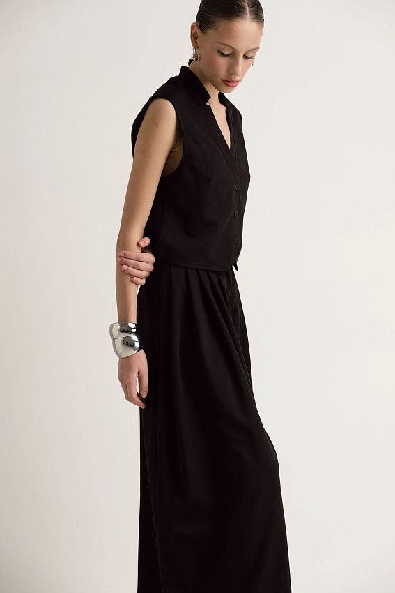 Жилет The Hills Черный