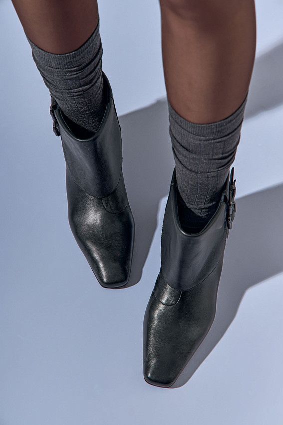 Ботильоны закрытые Red Pin