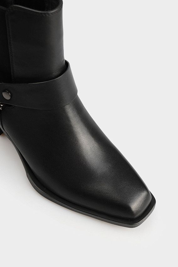 Челси Marc Cony