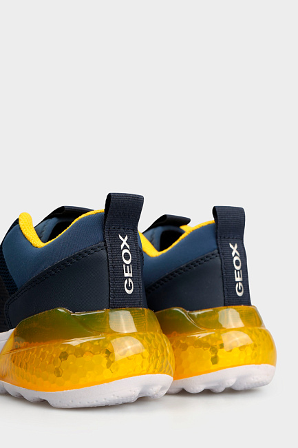 Кроссовки Geox