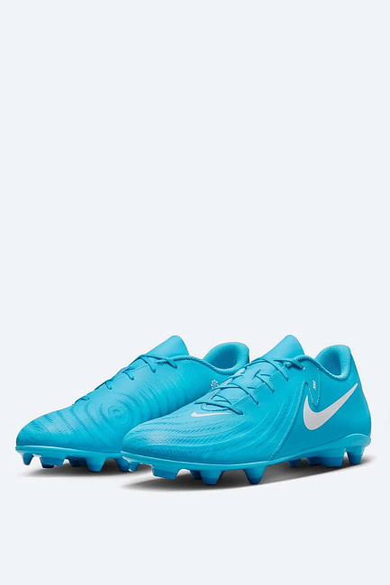 Футбольные бутсы Nike