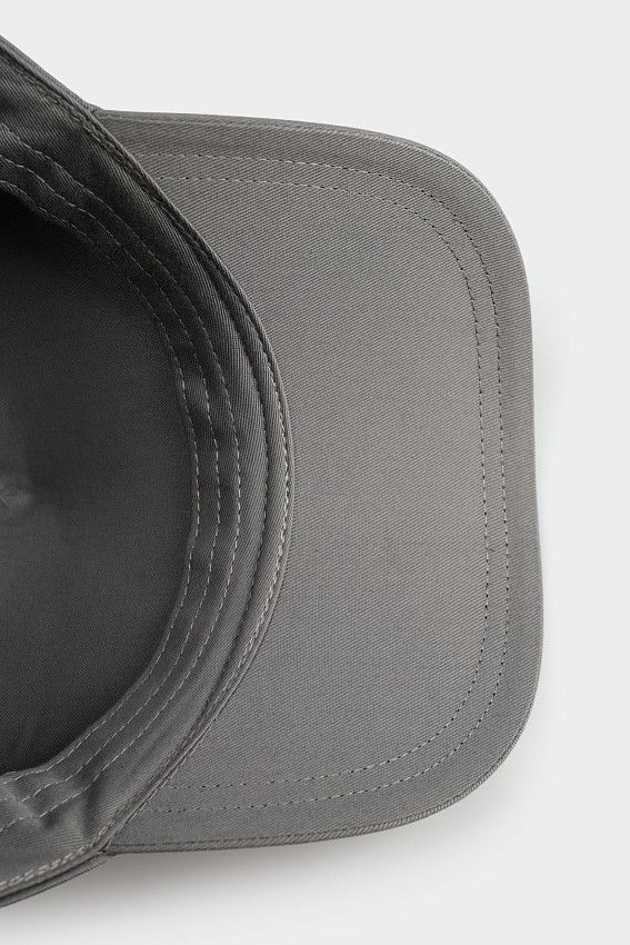 Кепка Armani Exchange Серый