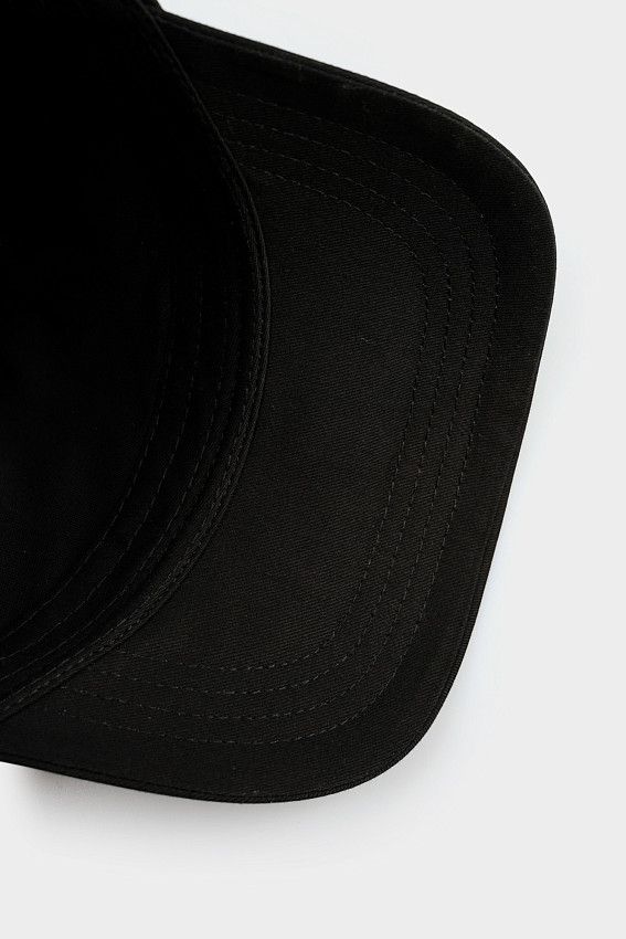 Кепка Armani Exchange Черный