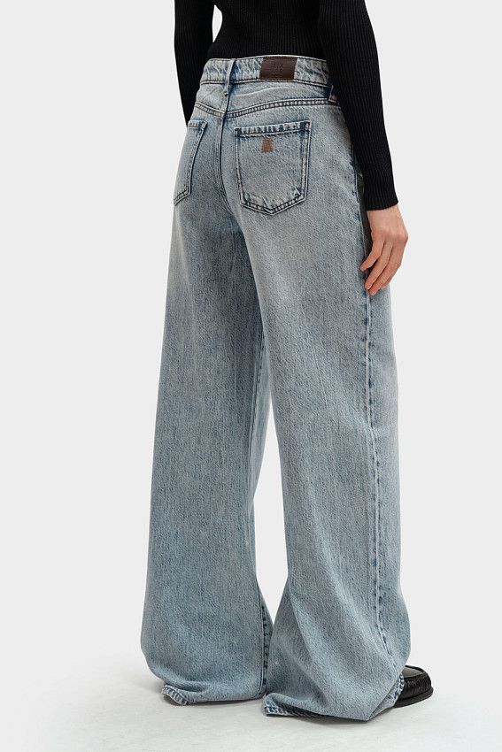 Джинсы Armani Exchange