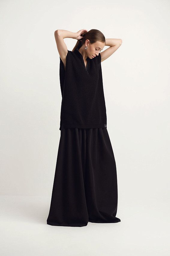 Жилет The Hills Черный