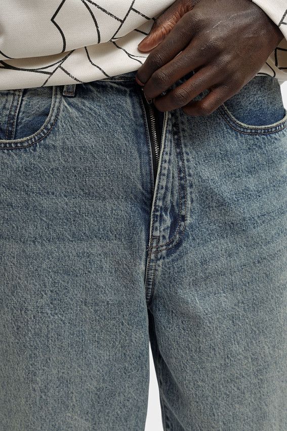 Джинсы Armani Exchange