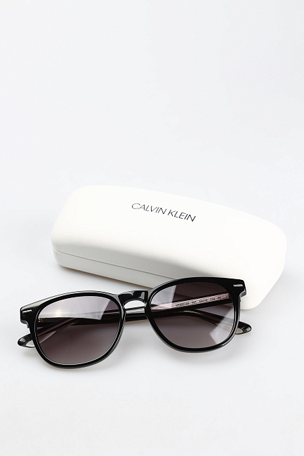Очки солнцезащитные Calvin Klein
