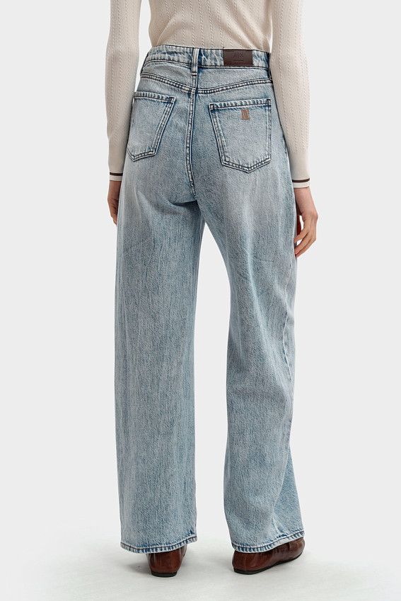 Джинсы Armani Exchange