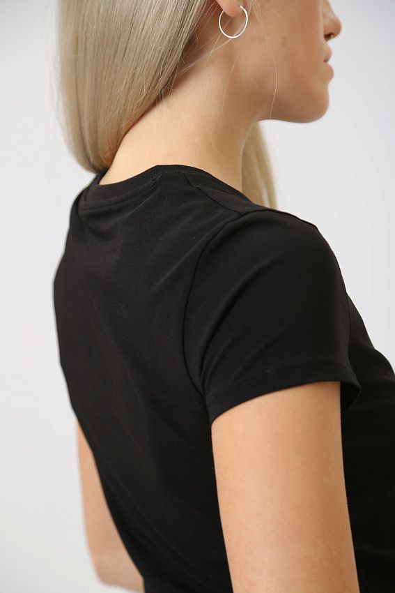 Футболка Armani Exchange Черный