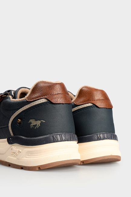 Кроссовки Mustang