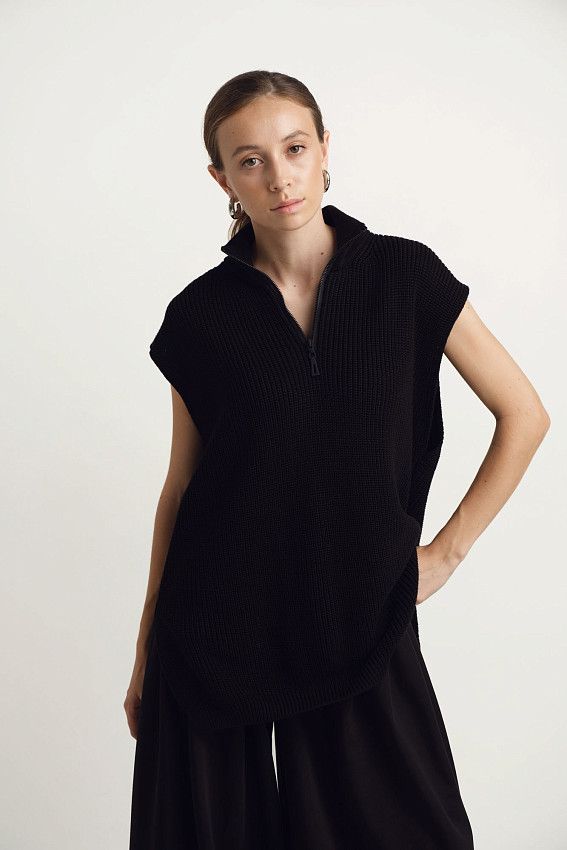 Жилет The Hills Черный