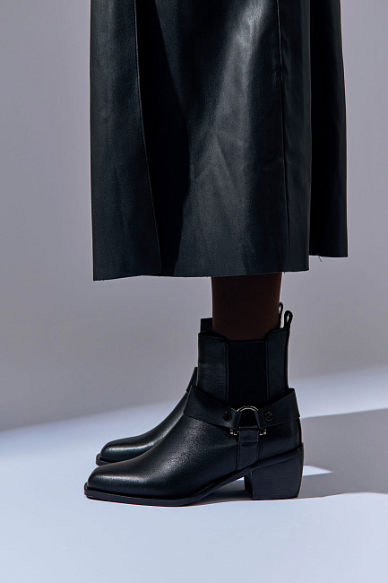 Челси Marc Cony