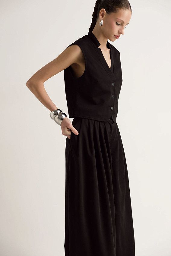 Жилет The Hills Черный