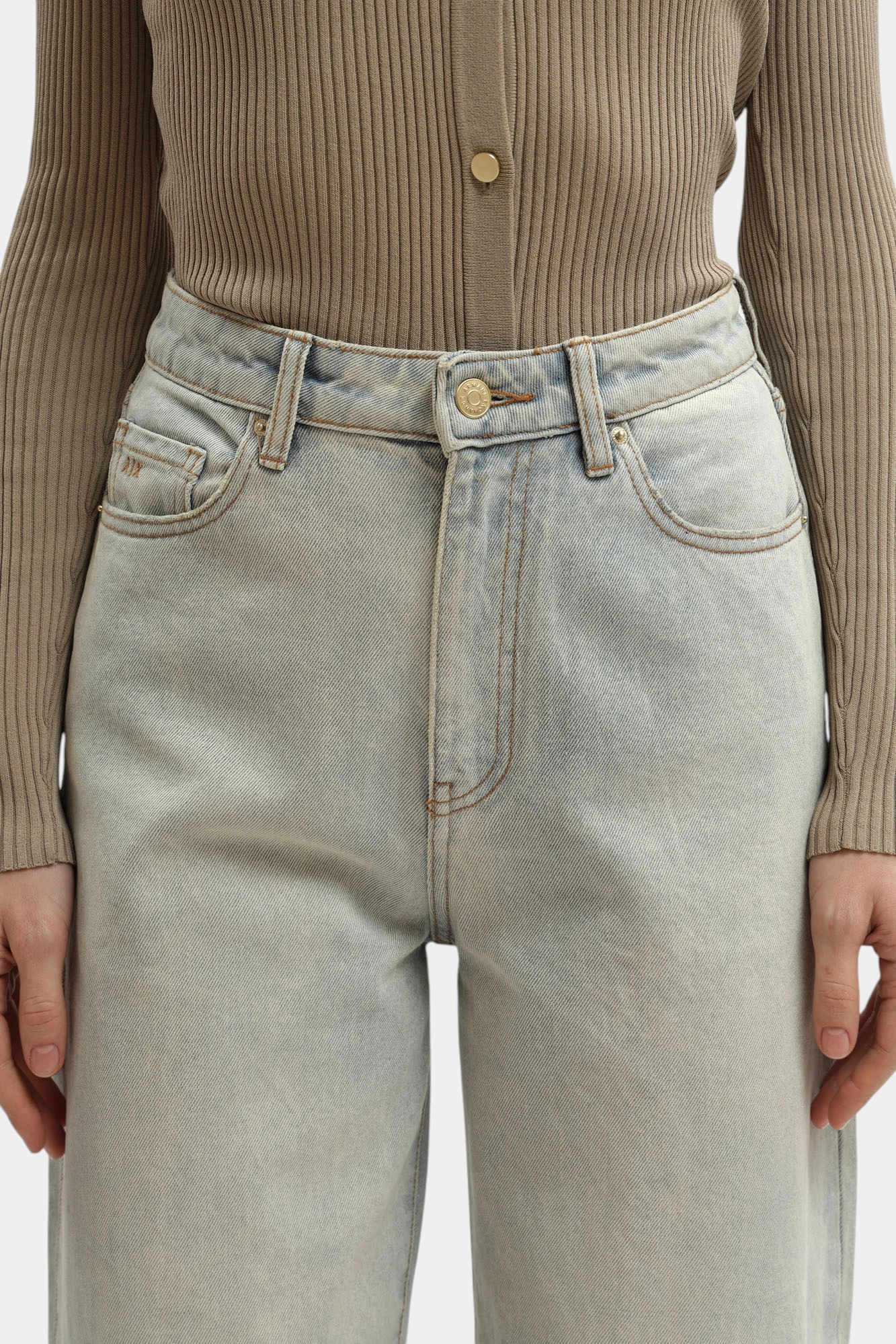 Джинсы Armani Exchange