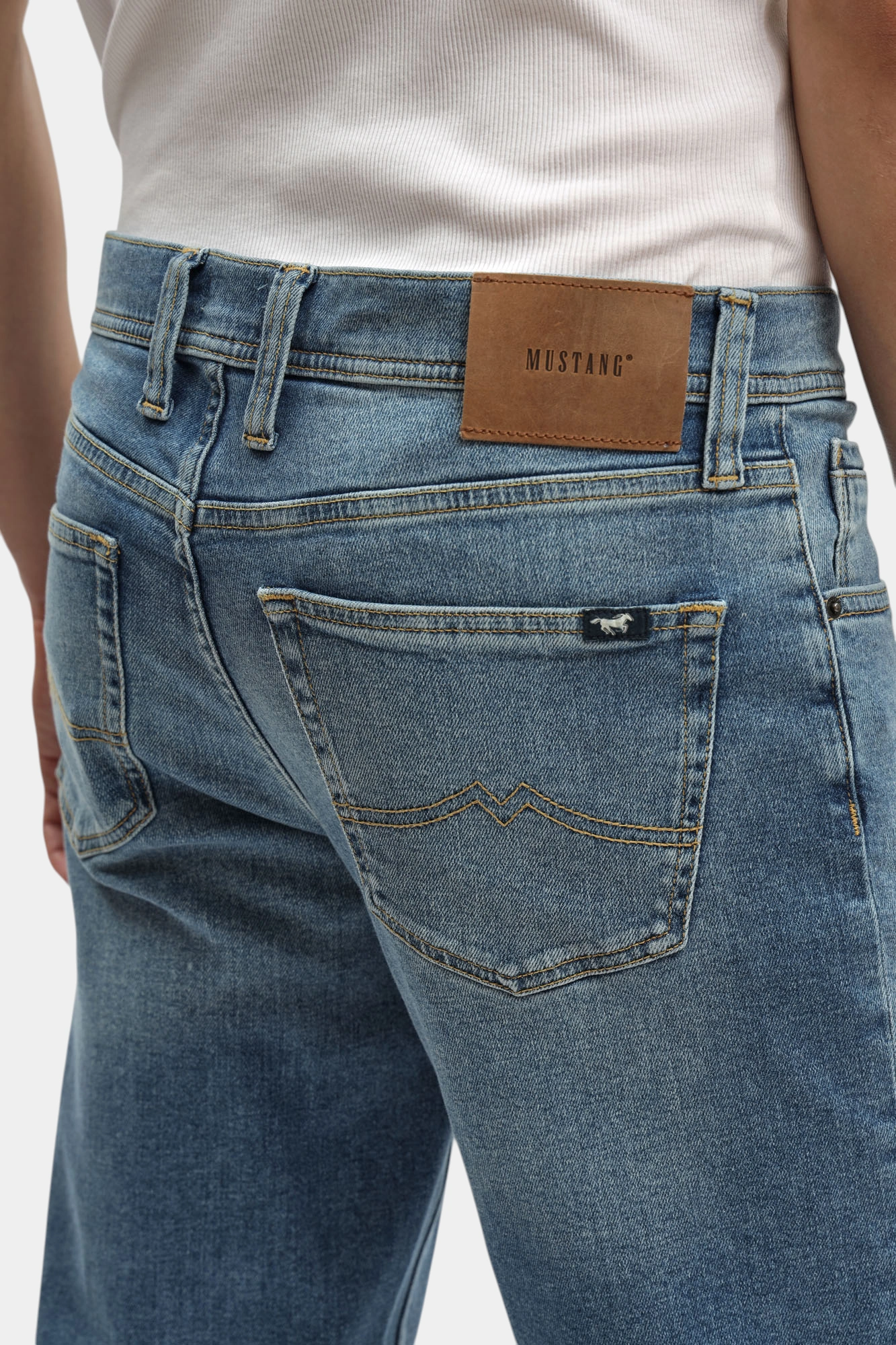 Джинсы Mustang