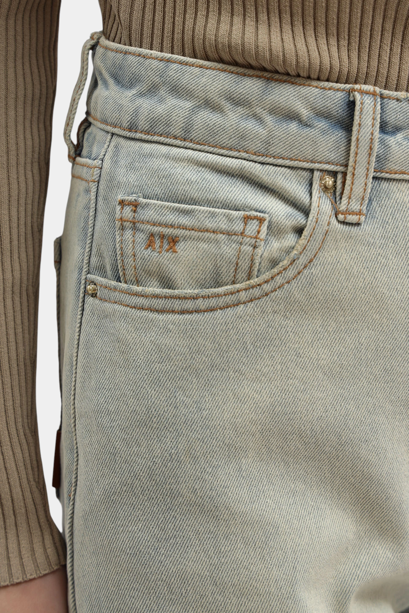 Джинсы Armani Exchange