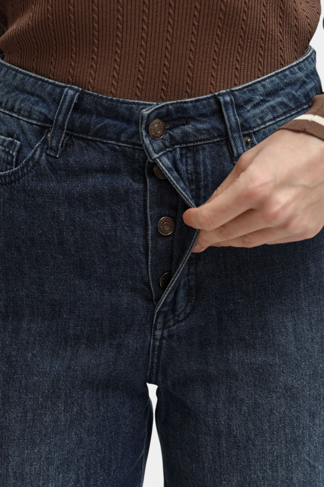 Джинсы Armani Exchange