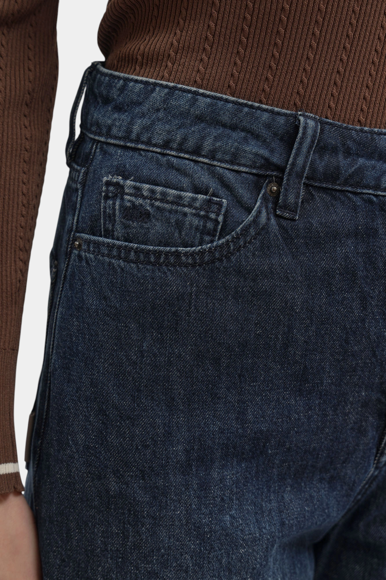 Джинсы Armani Exchange