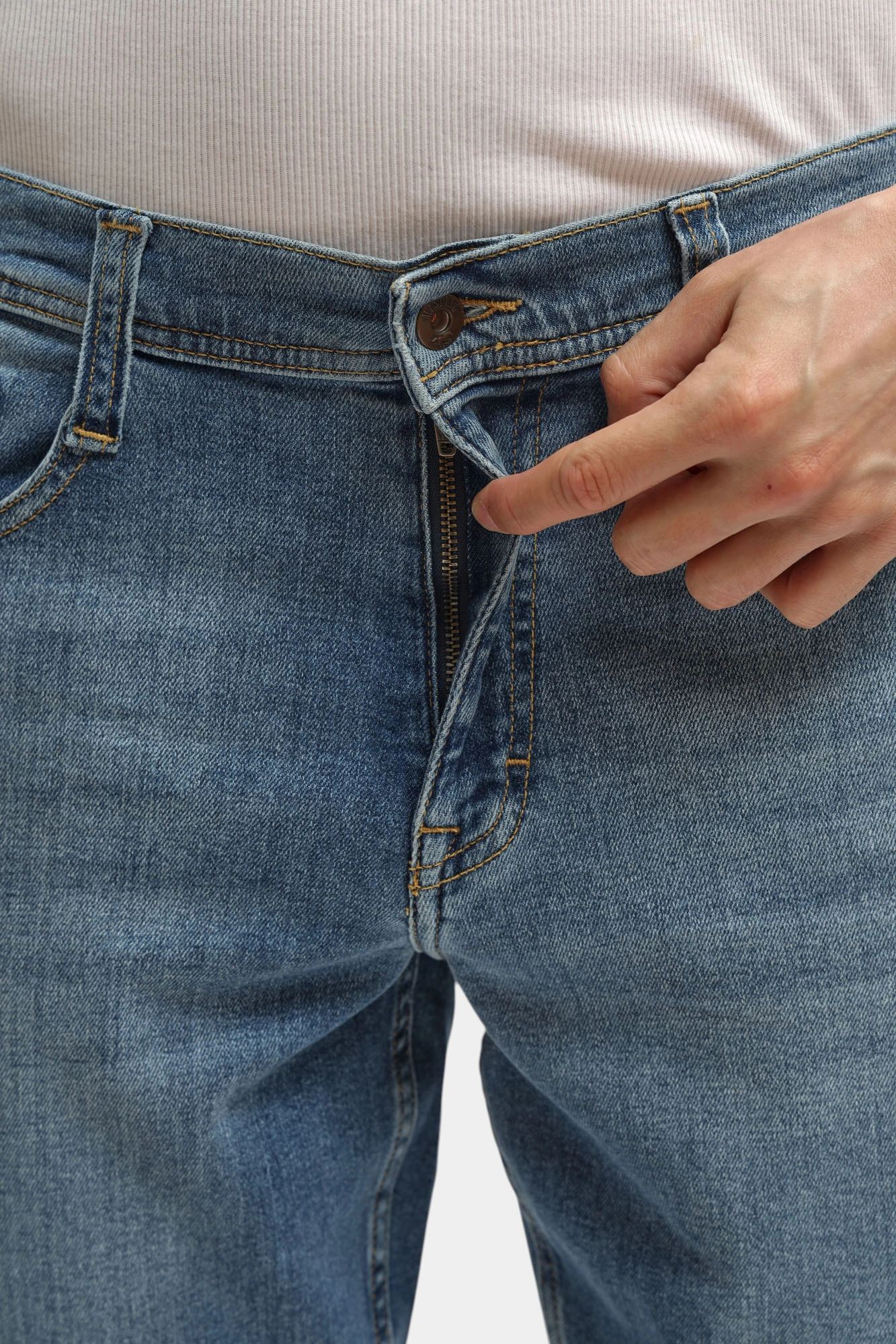 Джинсы Mustang